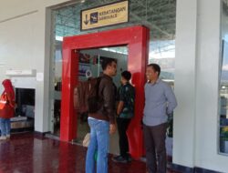 Polsek Kawasan Bandara Wamena Pastikan Aktivitas Penerbangan Berjalan Aman dan Terkendali