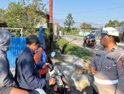 Satlantas Polres Jayawijaya Hadir Sejak Pagi, Jaga Kelancaran Lalu Lintas di Wamena