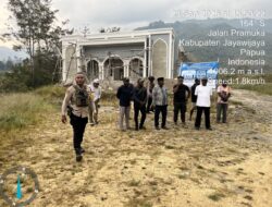 Polres Jayawijaya Amankan Kunjungan Kaops Damai Cartenz dan Karo Ops Polda Papua ke Walesi