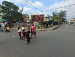 Satlantas Polres Jayawijaya Hadir Sejak Pagi, Jaga Kelancaran Lalu Lintas di Wamena