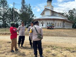 Sat Binmas Polres Jayawijaya Kunjungi Tempat Ibadah dan Serahkan Sarana Kontak di Wamena