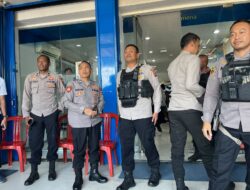 Polres Jayawijaya dan Polres Lanny Jaya Kawal Penyaluran Dana Kampung Tahap I di Bank Mandiri