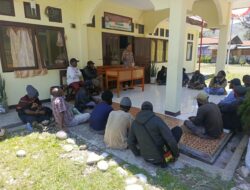 Mediasi secara Kekeluargaan, Polsek Bolakme Damaikan Warga