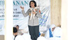 Wakapolda Papua Barat Brigjen Pol Dr. Sulastiana Hadiri Pengajian Rutin BKMT Di Masjid Al-Fatah Kampung Sidey, Ajak Masyarakat Perkuat Iman, Kerukunan, Dan Jaga Kamtibmas