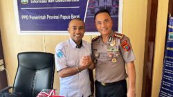 Kabid Humas Polda Papua Barat Perkuat Sinergi dengan Diskominfopersantik, Dukung Program 100 Hari dan Tagline Polri “Polisi Bersama Masyarakat”